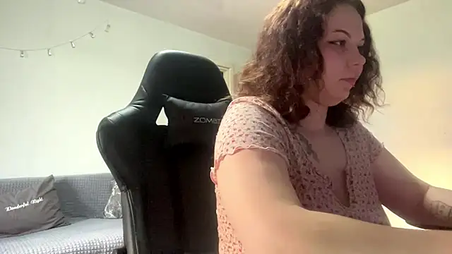 Redhair girl online show from June 20, 2026, 3:59 pm