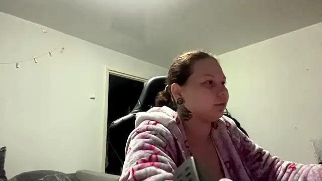 Redhair girl online show from June 28, 2026, 5:52 pm