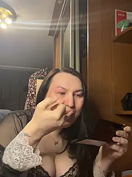 EvaBeautyXxX online show from June 4, 2026, 9:21 pm
