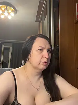 EvaBeautyXxX online show from June 13, 2026, 10:51 pm