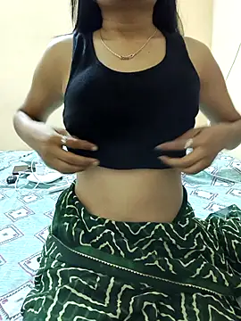 Snapshot of Shanaya_001 chatting on June 3, 2026, 4:48 am Shanaya 001 online show from June 3, 2026, 4:48 am