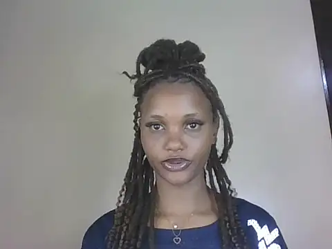 PrettyT5 online show from August 4, 2026, 8:22 pm