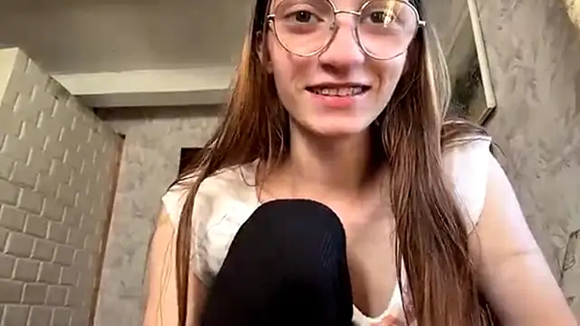 SparkleJebb online show from July 16, 2026, 4:02 pm