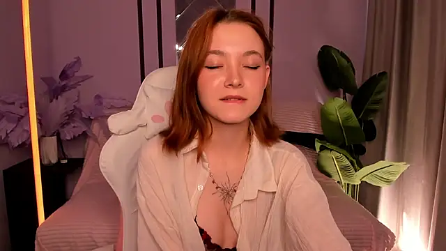 New Web Girl online show from June 2, 2026, 9:11 am