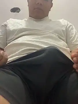 MorenoHot90 online show from May 19, 2026, 1:39 pm