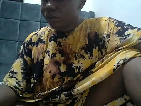 sexy inayah online show from June 4, 2026, 5:13 am