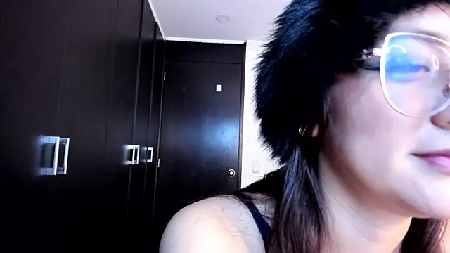 Snapshot of Lucy_Doll85 chatting on June 18, 2026, 12:11 am Lucy Doll85 online show from June 18, 2026, 12:11 am