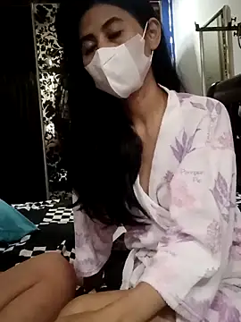 Alisaa0716 online show from May 18, 2026, 6:47 pm
