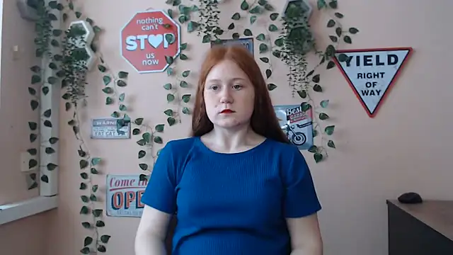 Red  Girll online show from May 20, 2026, 12:22 pm