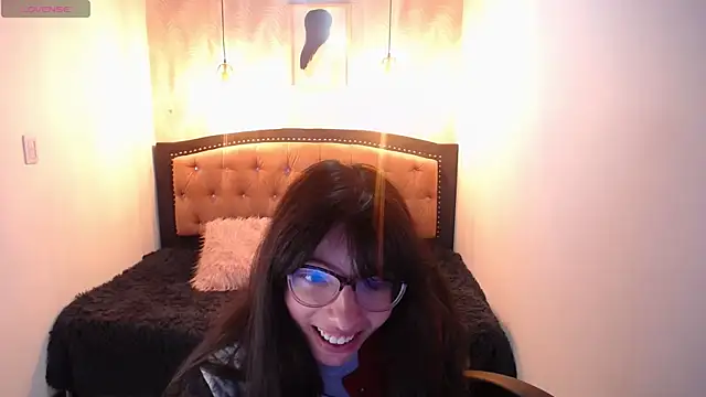 Allyshon  online show from June 18, 2026, 8:02 pm
