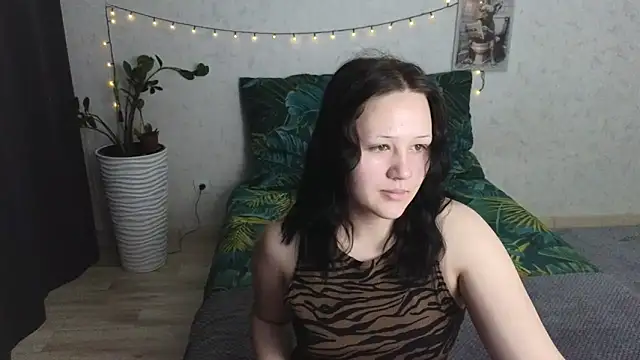Tori cute online show from June 10, 2026, 2:45 am