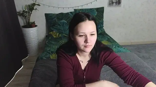 Tori cute online show from June 16, 2026, 2:36 am