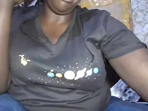 Snapshot of queenrosa3 chatting on July 6, 2026, 10:56 am queenrosa3 online show from July 6, 2026, 10:56 am