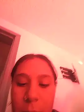 Snapshot of Amber_rose17 chatting on May 26, 2026, 9:44 pm Amber rose17 online show from May 26, 2026, 9:44 pm