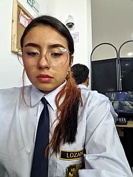 Snapshot of Angela__05 chatting on June 3, 2026, 2:33 pm Angela 05 online show from June 3, 2026, 2:33 pm