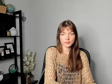 KiraBliss28 online show from May 25, 2026, 5:46 am