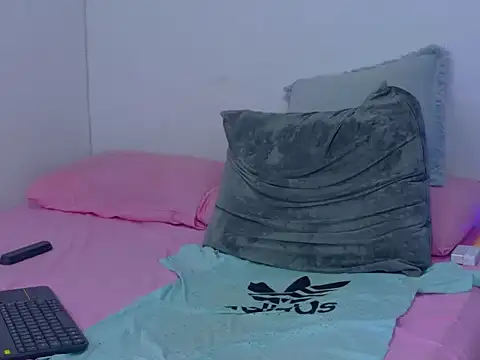 skoook gray  online show from June 27, 2026, 12:22 pm