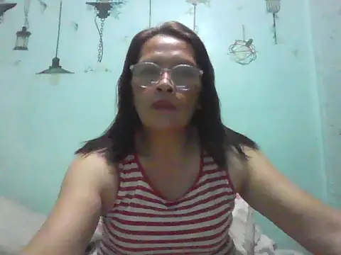 momshe2026 online show from June 2, 2026, 1:57 pm