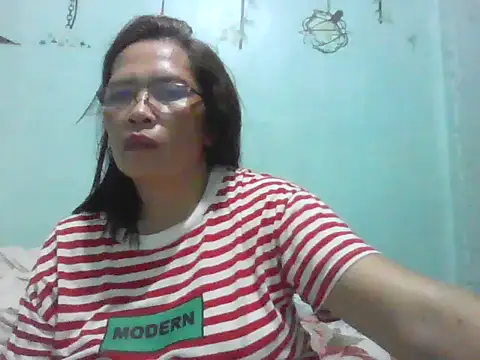 momshe2026 online show from June 20, 2026, 8:00 pm