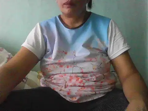 momshe2026 online show from July 3, 2026, 8:43 am