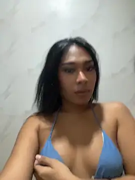 hugecock tamira online show from June 3, 2026, 4:45 pm