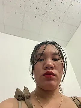 Snapshot of Suki-love chatting on May 20, 2026, 12:22 pm Suki-love online show from May 20, 2026, 12:22 pm