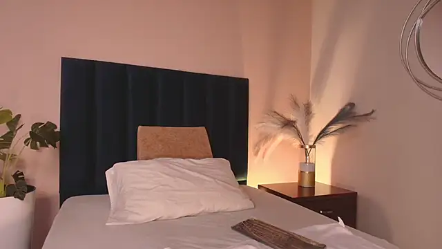 ParisGrayy online show from May 30, 2026, 5:32 pm