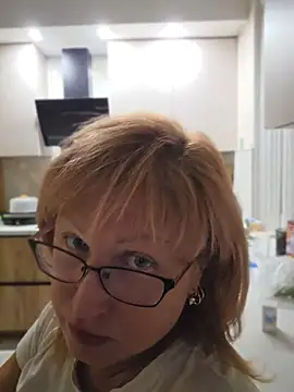 -LindaKing- online show from May 29, 2026, 9:02 pm