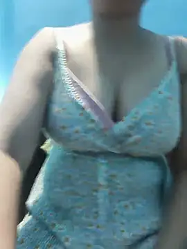 Raginilove online show from June 2, 2026, 2:52 pm