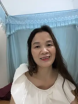 Snapshot of Lye_lovely chatting on June 2, 2026, 12:40 pm Lye lovely online show from June 2, 2026, 12:40 pm