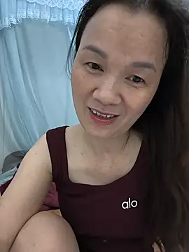 Snapshot of Lye_lovely chatting on July 14, 2026, 2:01 pm Lye lovely online show from July 14, 2026, 2:01 pm
