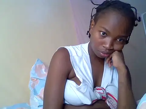 aliana082169 online show from July 17, 2026, 8:14 pm