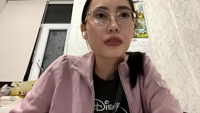 VickieTrudo online show from June 1, 2026, 8:10 pm