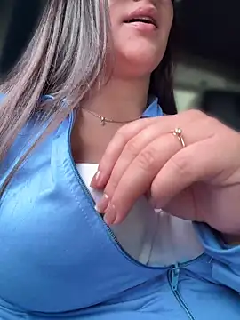 Ahricutte1 online show from June 4, 2026, 4:24 pm