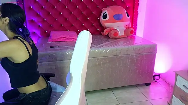 Snapshot of Cami_monroe_m chatting on May 23, 2026, 12:09 pm Cami monroe m online show from May 23, 2026, 12:09 pm