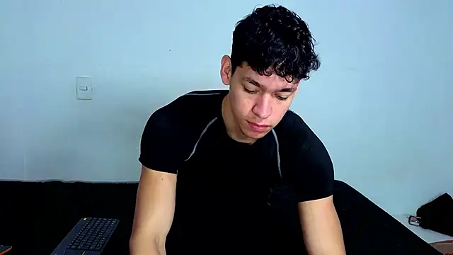 Snapshot of Luke_Muscle chatting on June 2, 2026, 1:13 pm Luke Muscle online show from June 2, 2026, 1:13 pm