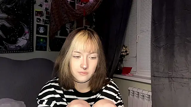 YourFavoriteAltgirl online show from June 2, 2026, 11:07 pm