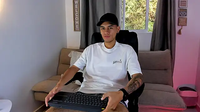 NickCopeer  online show from July 17, 2026, 1:07 pm