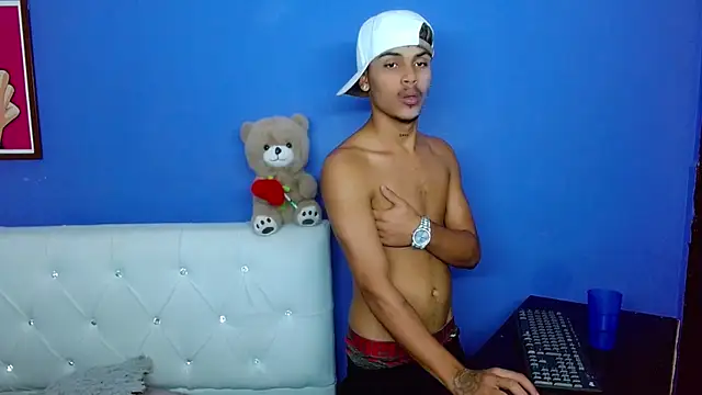 Angel foxc13 online show from June 13, 2026, 4:43 am