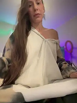 lil martian online show from October 30, 2025, 2:18 pm