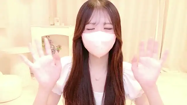 Yuinyaaa online show from June 22, 2026, 7:16 am