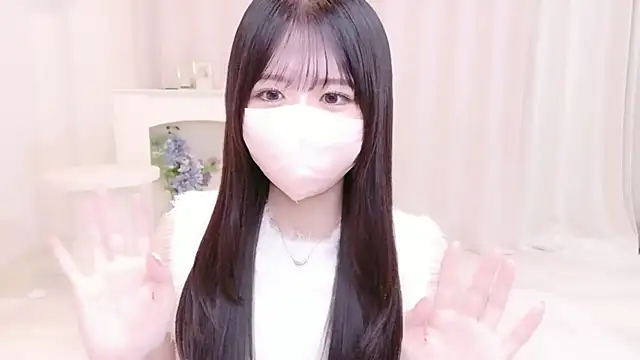 Yuinyaaa online show from July 5, 2026, 10:33 am