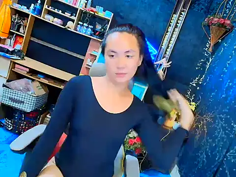 JillianWard17 online show from May 31, 2026, 8:43 pm