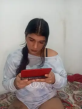 Snapshot of alyxir69 chatting on July 8, 2026, 12:37 am alyxir69 online show from July 8, 2026, 12:37 am