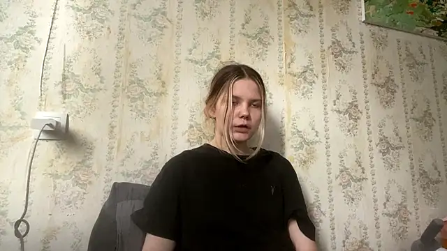 Snapshot of SusanaLeichty chatting on July 7, 2026, 3:49 pm SusanaLeichty online show from July 7, 2026, 3:49 pm