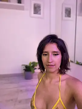 Frrancesca  online show from June 6, 2026, 4:17 am