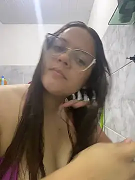 Laryssinha 69 online show from June 12, 2026, 4:28 pm