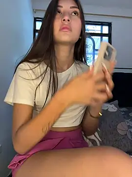Snapshot of Aylin-fire chatting on July 18, 2026, 6:34 pm Aylin-fire online show from July 18, 2026, 6:34 pm