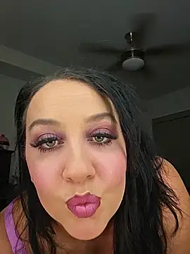 Snapshot of CreamVixen chatting on July 24, 2026, 2:42 am CreamVixen online show from July 24, 2026, 2:42 am