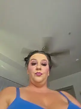 Snapshot of CreamVixen chatting on July 26, 2026, 10:49 pm CreamVixen online show from July 26, 2026, 10:49 pm